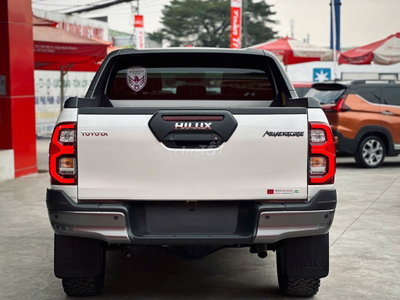 Toyota Hilux 2025 Adventure 4x4 7.000km Trắng
