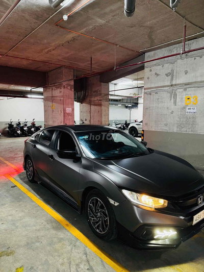 Muốn chuyển sang VF7 nên bán Honda Civic 2019