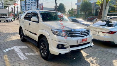 Xe Toyota Fortuner TRD Sportivo 4x2 AT 2016