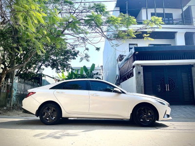 Hyundai Elantra 2022 1.6 Trắng