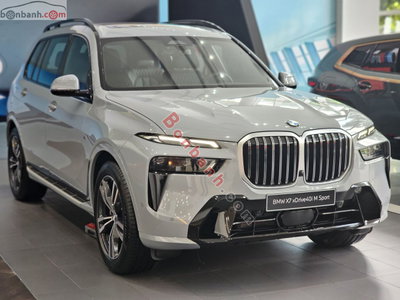 Xe BMW X7 xDrive40i M Sport 2025