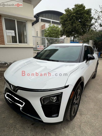 Xe VinFast VF7 Eco 2025