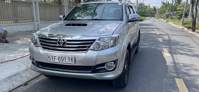 Toyota Fortuner 2016 máy dầu