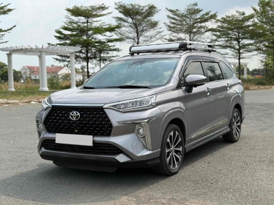 Toyota Veloz Top 2024, Màu : Bạc - Odo : 30.000km