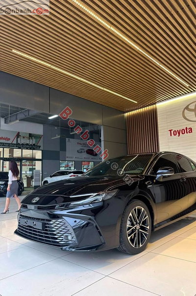 Xe Toyota Camry 2.5 HEV Top 2026