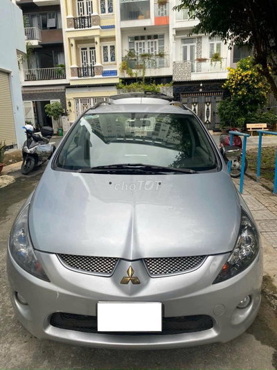 Cần bán Grandis 2.4 AT 7 chỗ rộng rãi