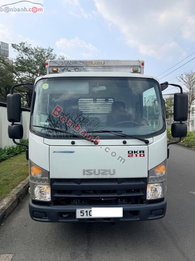 Xe Isuzu QKR QMR77HE4A Thùng Kín 2024