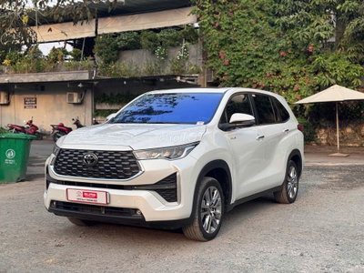 Toyota Innova Cross HEV 2023, full phụ kiện