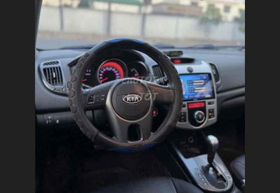 Kia fote 5 chỗ Bạc