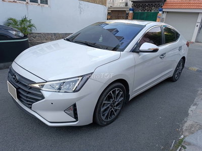 Hyundai Elantra 2.0AT 2020 màu trắng