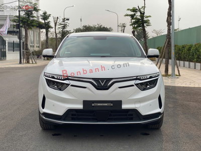 Xe VinFast VF8 S 2024