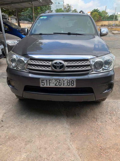 Toyota Fortuner 2*** km