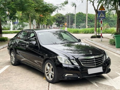 Bán Mercedes E250 2010 màu đen cọp sịn