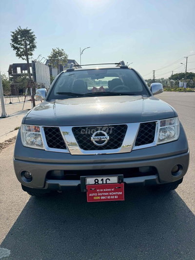 Nissan Navara Bản full Xám