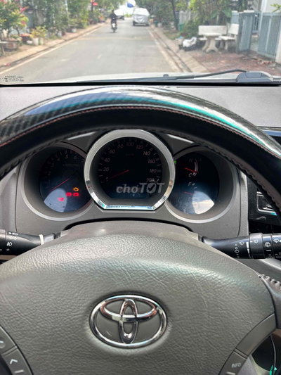 Toyota Fortuner Bạc 7 chỗ