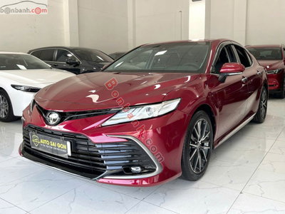 Xe Toyota Camry 2.0Q 2021