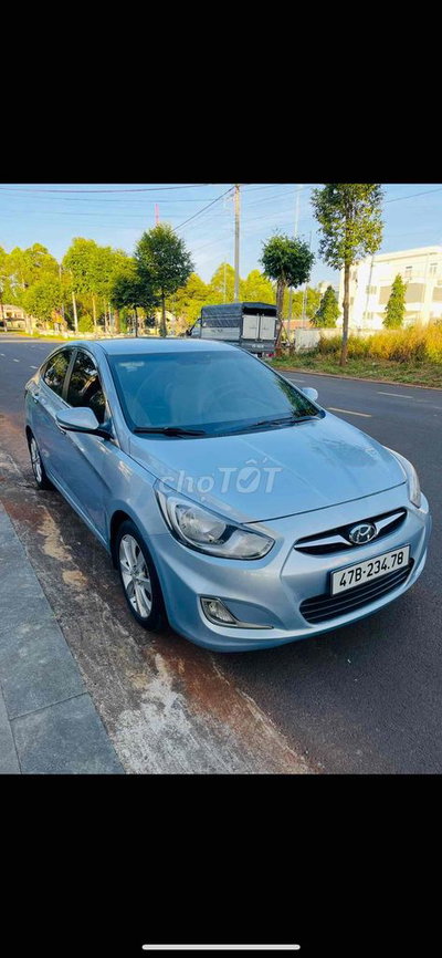 Hyundai Accent 2012 Xanh nhạt