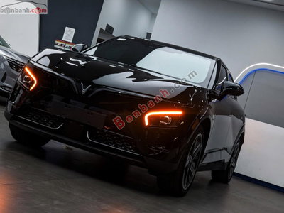 Xe VinFast VF7 Plus 2026