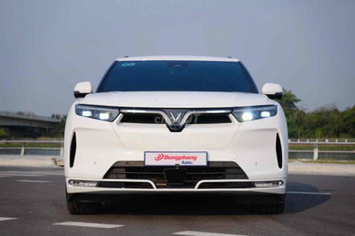 Vinfast VF9 Plus 2025 Trắng