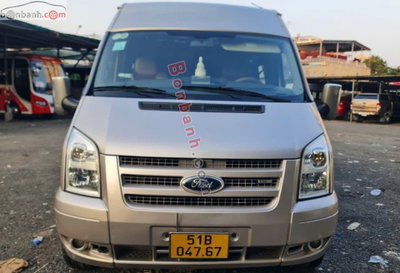 Xe Ford Transit 2012