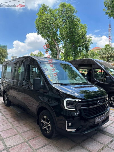 Xe Ford Transit Trend 2026