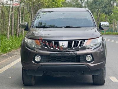 Xe Mitsubishi Triton 4x2 AT 2019