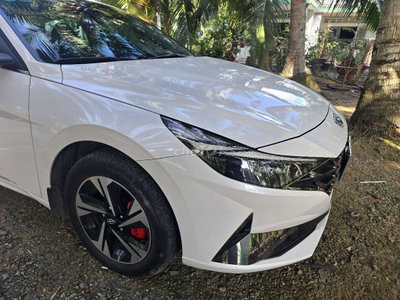 Hyundai Elantra 1.6 ĐB Trắng