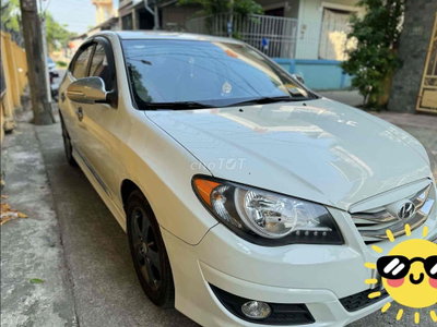 Hyundai Avante màu Trắng