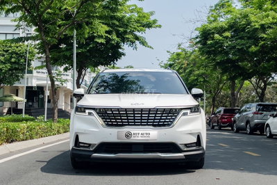 Kia Carnival 2022 2.2D Signature 31.000 km