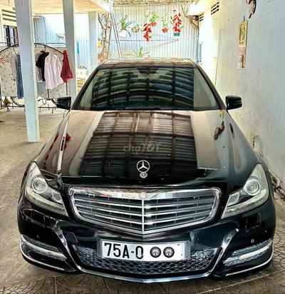 Mercedes-Benz C250 Đen 5 chỗ