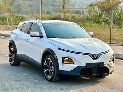 Xe điện VinFast VF6 Plus Trắng