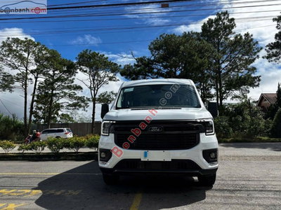 Xe Ford Transit Trend 2026