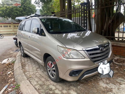 Xe Toyota Innova 2.0E 2016