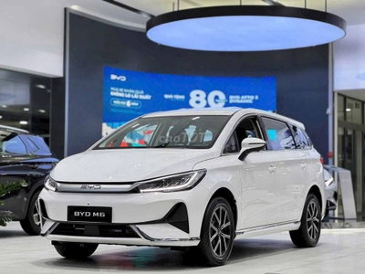 BYD M6 7 chỗ Ưu đãi 30tr