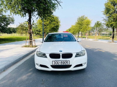 BMW 3 Series 320i 2009 Trắng - 64000 km