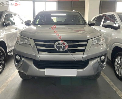 Xe Toyota Fortuner 2.7V 4x2 AT 2018
