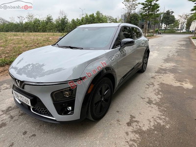 Xe VinFast VF7 Eco 2025