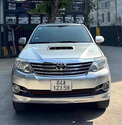 Toyota Fortuner 2015 Máy Dầu Số Sàn