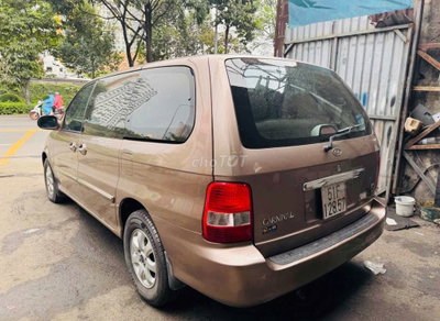 Kia Carnival 2009 Nâu