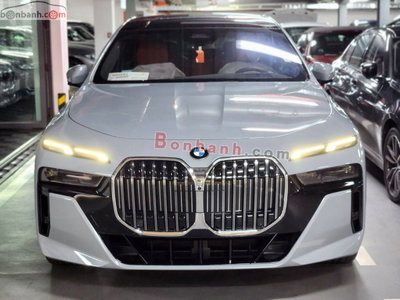 Xe BMW 7 Series 735i M Sport 2025