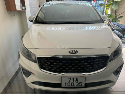 Kia Sedona máy dầu bản tiêu chuẩn 2020 màu trắng