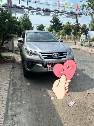 Toyota Fortuner 2018 Bạc 7 chỗ
