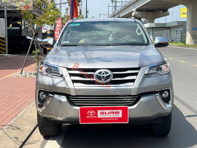 Xe Toyota Fortuner 2.4G 4x2 MT 2020