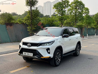 Xe Toyota Fortuner Legender 2.4L 4x2 AT 2022