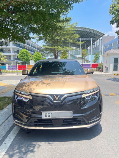 VF8 LUX PLUS 24 - 8.000KM - FREE SẠC KGH