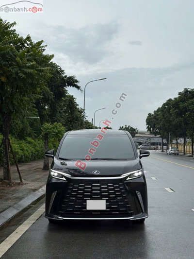 Xe Lexus LM 500h 2025
