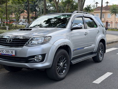 Toyota Fortuner 2015 2.4G Bạc