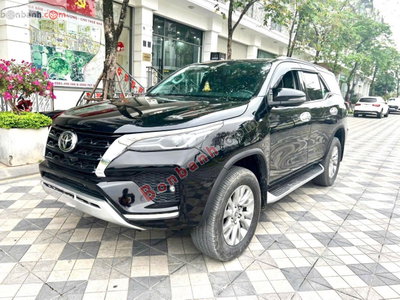 Xe Toyota Fortuner 2.8V 4x4 AT 2021