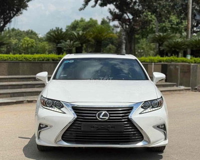 Lexus ES250 2015 form mới 2016 chạy 10v Km, 1 chủ