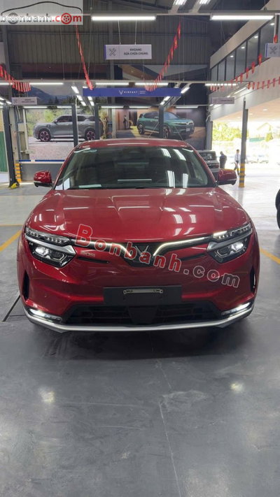 Xe VinFast VF8 Eco AWD 2024